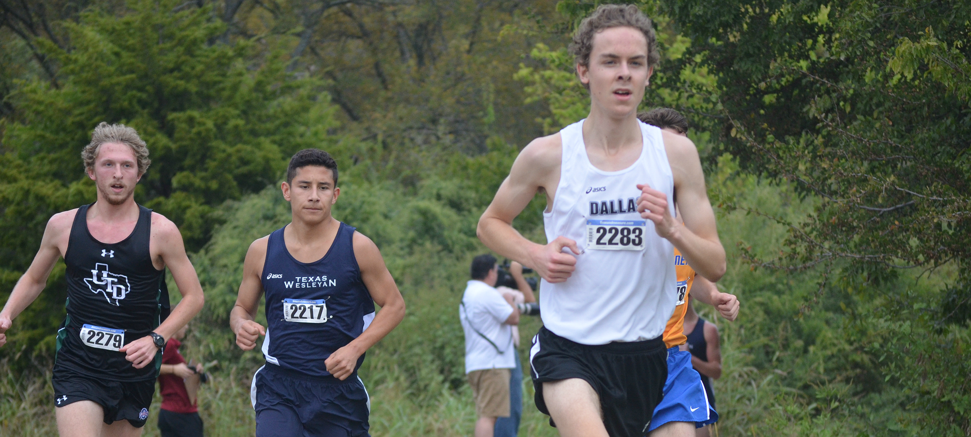 Hogan and James take Top 10 in Home Invitational on Saturday