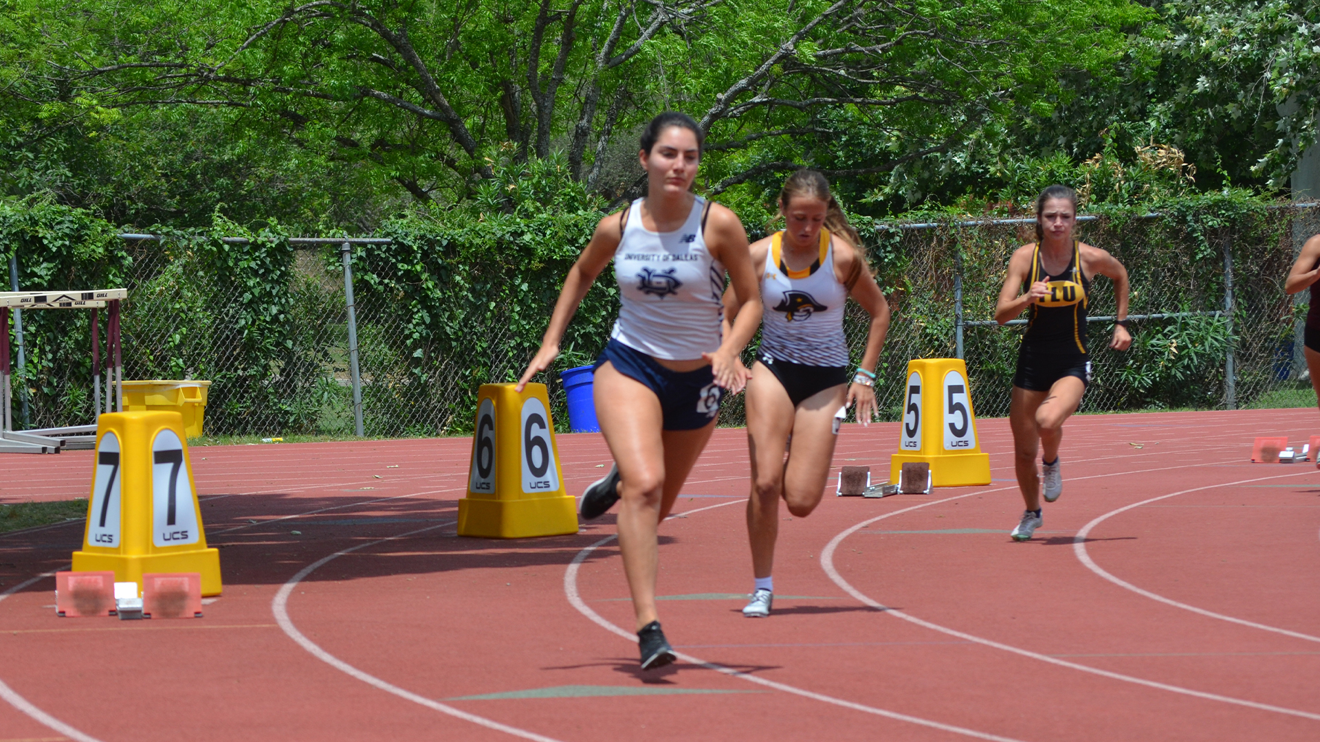 Women's Track and Field Has Excellent Showing at Dan Veach Invitational