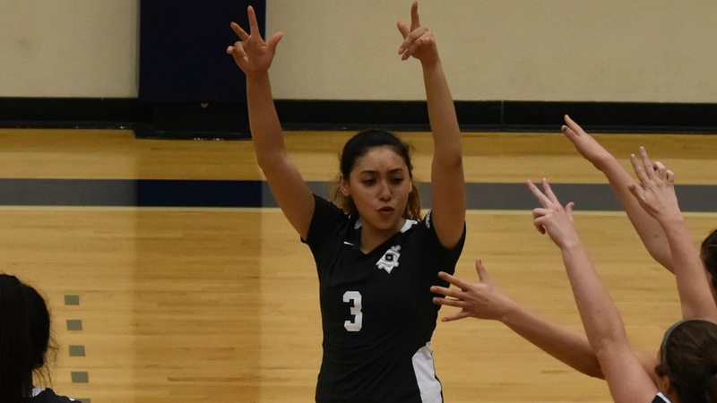 UD Volleyball Captures 2 Wins on Friday to Start Millsaps/Belhaven Invite
