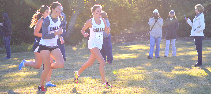 Clare Myers, Women's Cross Country take 'First Place' in @UofDallas Invite