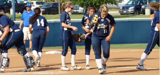 Softball on wrong side of doubleheader versus LeTourneau University, falls to YellowJackets in both games on 'Senior Night'