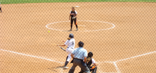Softball struggles containing  Hendrix College (Ark.), falls in both games of Saturday's doubleheader to the power-hitting Warriors