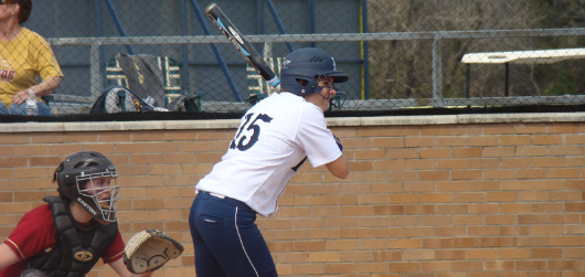 Softball earns another victory, splits doubleheader on road versus Austin College